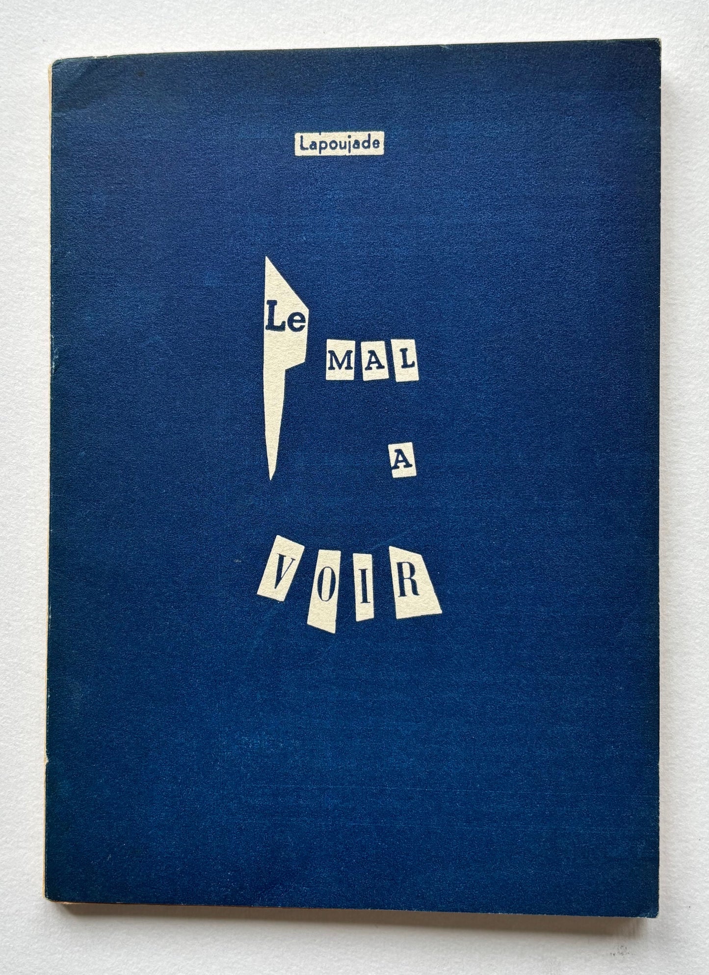 (Robert Lapoujade). Le Mal à voir. Avec onze photographies par Alain Resnais.