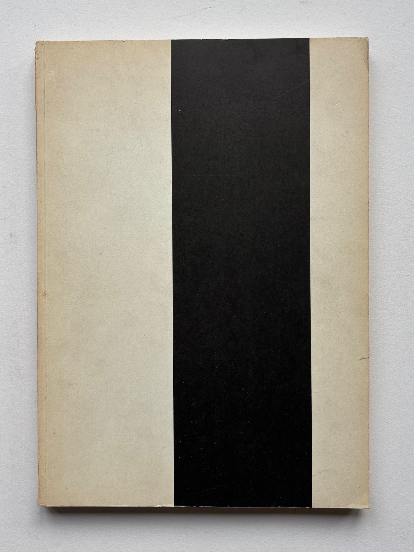Interfunktionen no. 11. Revue des Travaux Théoriques et Practiques / Paper for New Visual and Verbal Works : Zeitschrift für neue Arbeiten und Vorstellungen no1/1