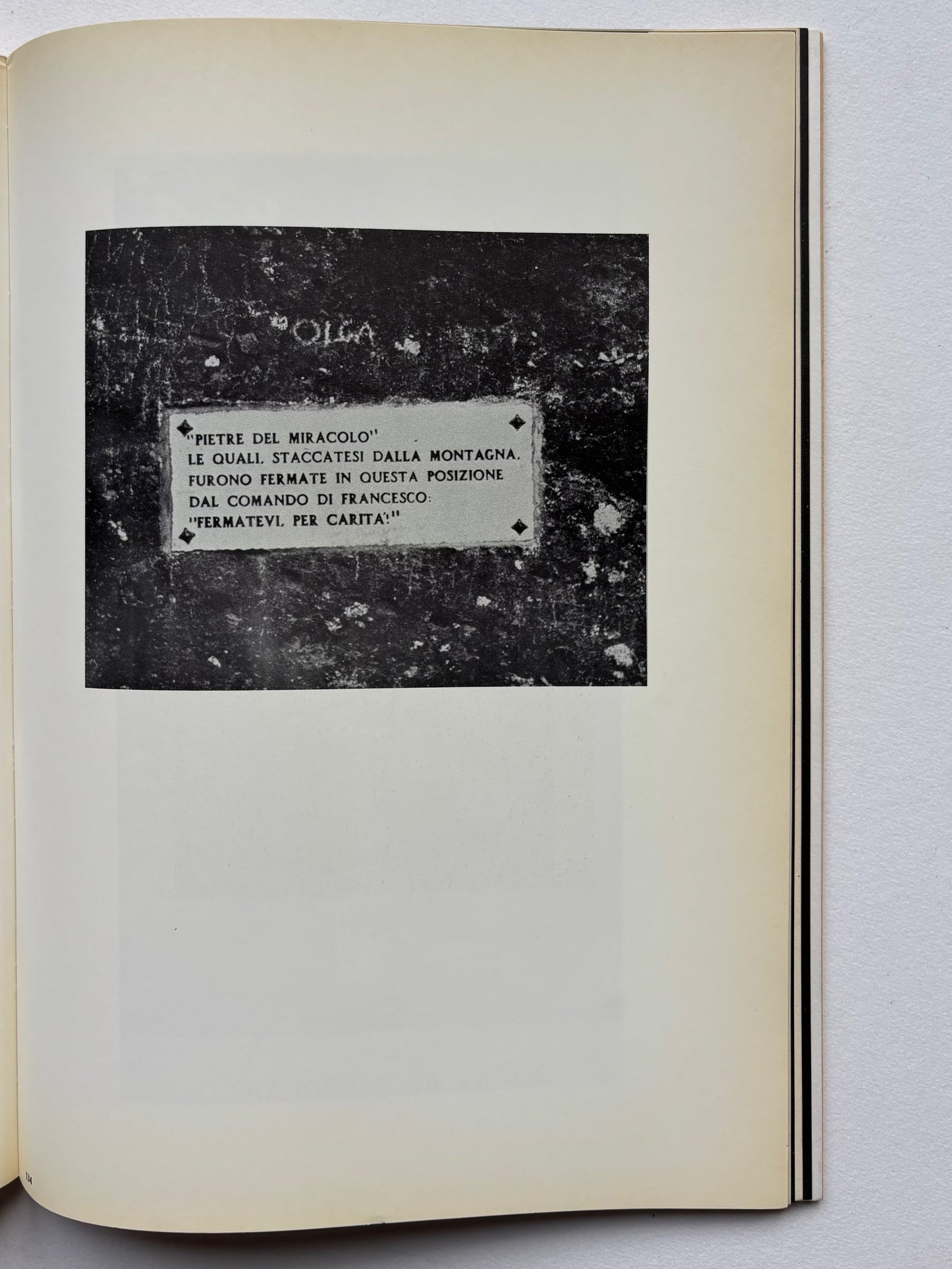 Interfunktionen no. 11. Revue des Travaux Théoriques et Practiques / Paper for New Visual and Verbal Works : Zeitschrift für neue Arbeiten und Vorstellungen no1/1