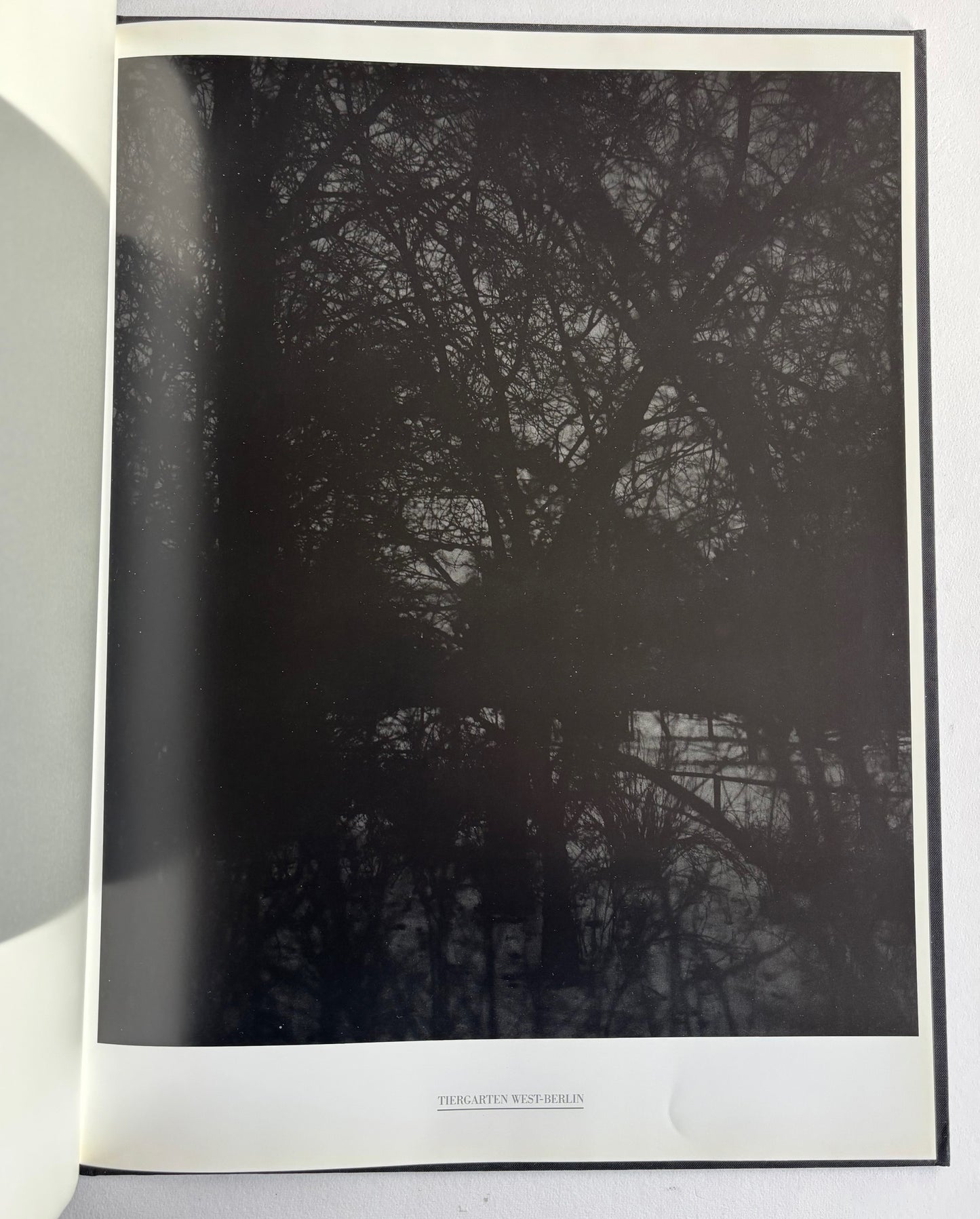 Stadt des Schwarz. Eighteen Photographs of Berlin by John Gossage. (SIGNED and NUMBERED)