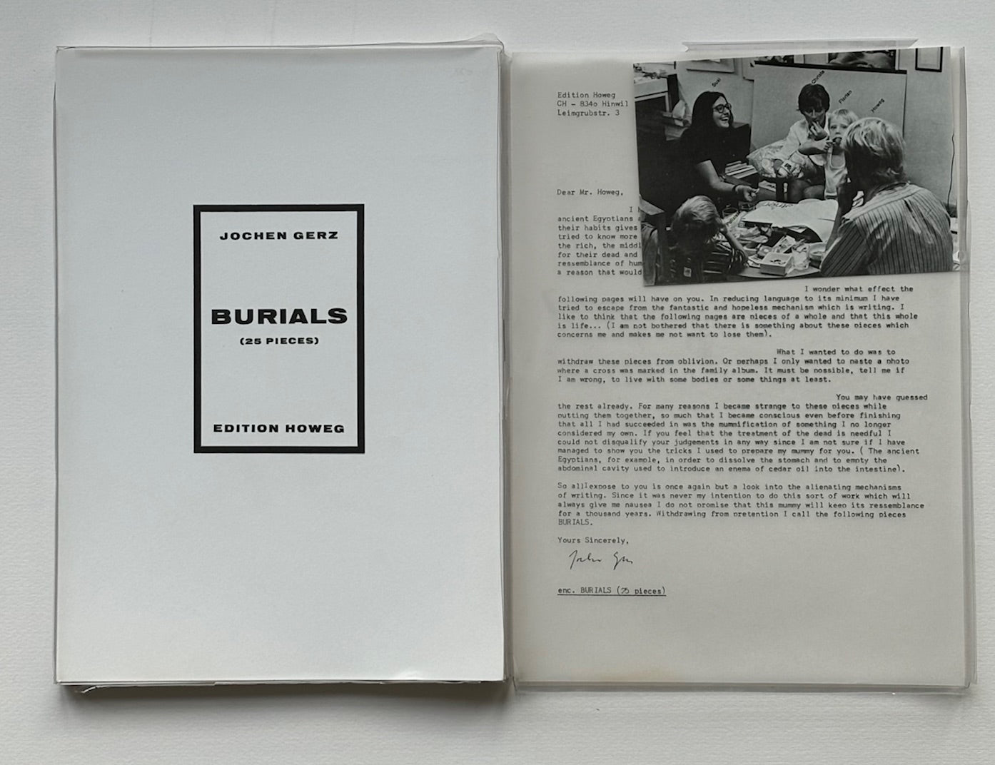 BURIALS (25 pieces).