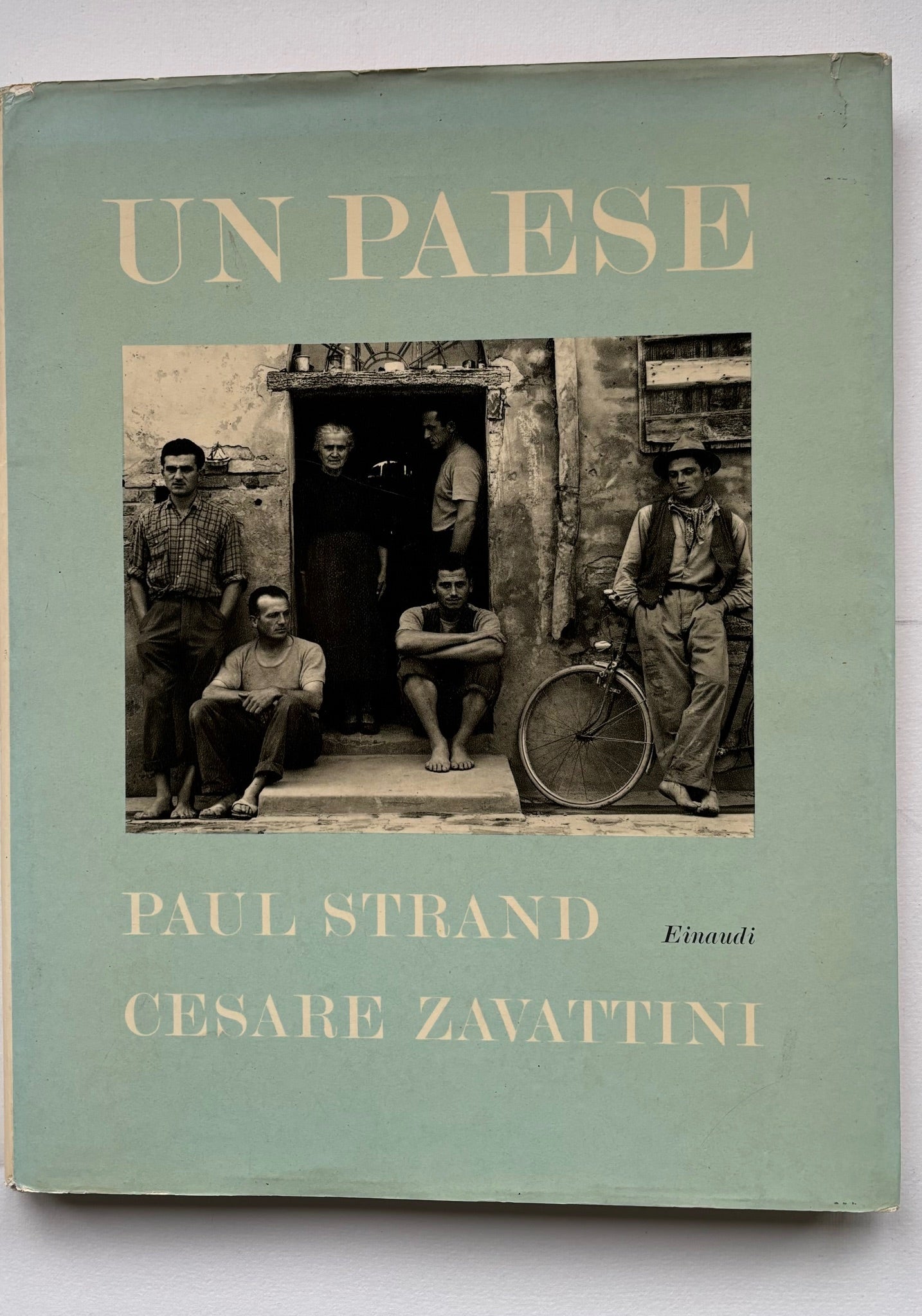 Un paese. Testo di Cesare Zavattini. Fotografie di Paul Strand