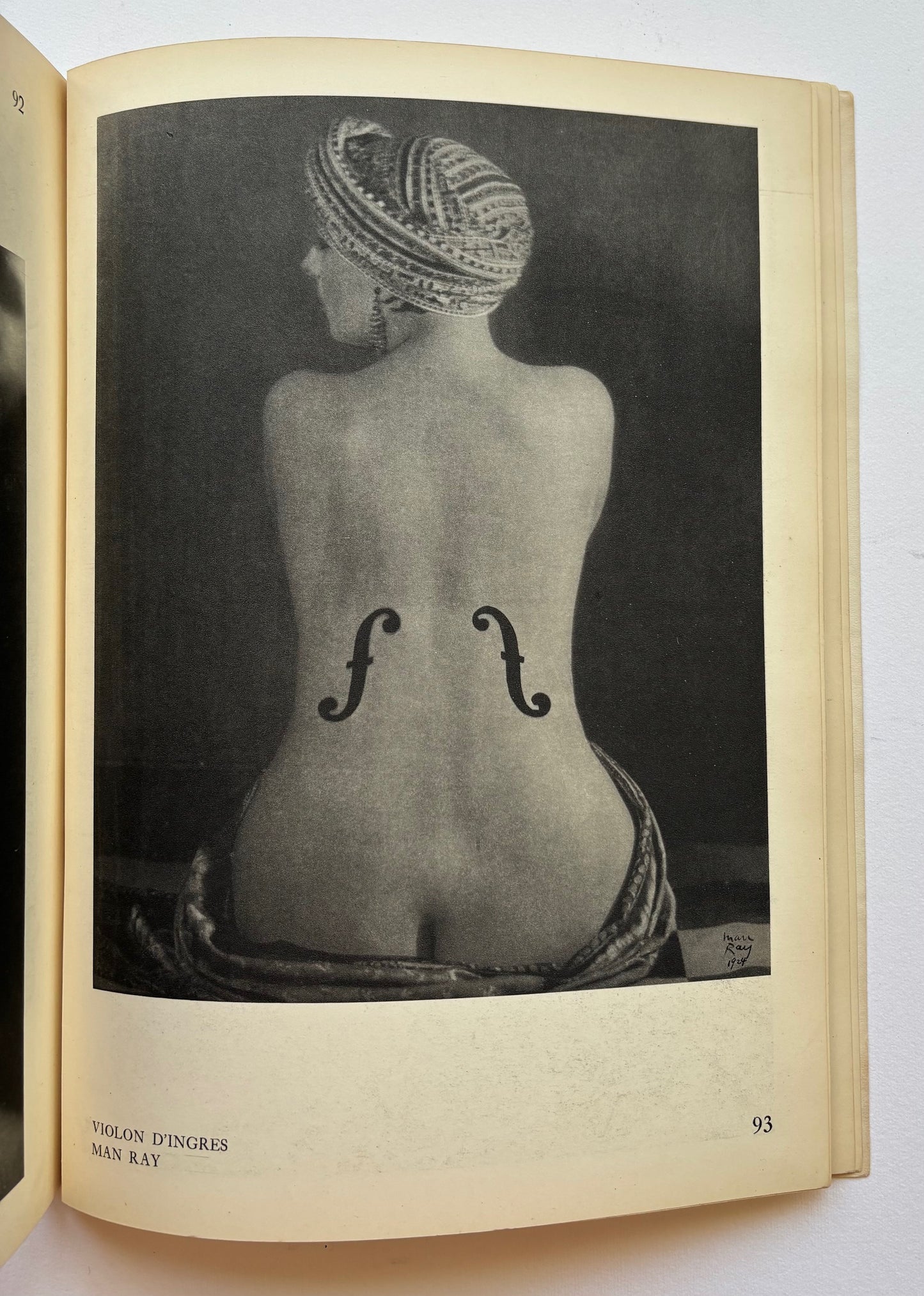 Nus. La beauté de la femme. Album du premier salon international du nu photographique Paris 1933
