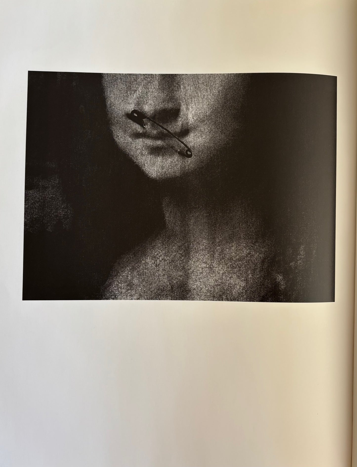 Konsten att vara där (“The art of being there”). Text av Anders Jonassen.
