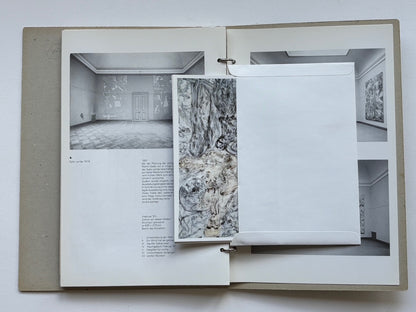 Dossier: Arbeiten der 70er Jahre + Bilderzyklus “Februar ́91“. (SIGNED)