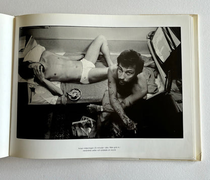 FÄNGELSE. Anders Petersen. Med text av Leif G.W. Persson.