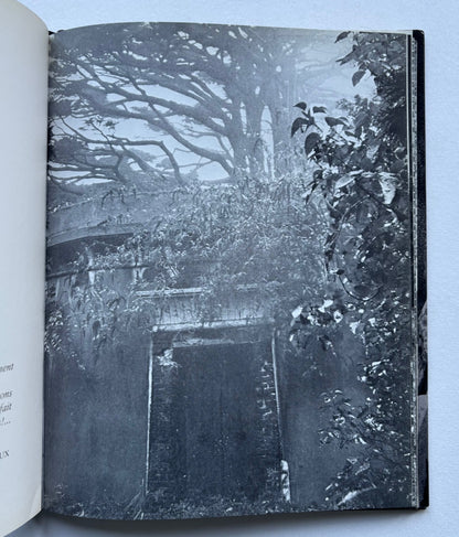 Les cimetières de Londres. (INSCRIBED + PUBISHER’S FLYER)