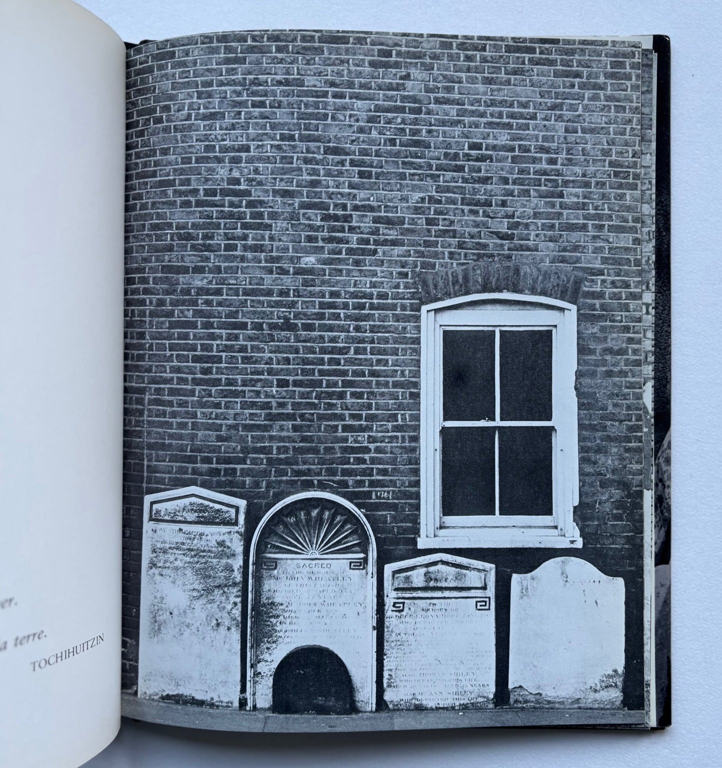 Les cimetières de Londres. (INSCRIBED + PUBISHER’S FLYER)