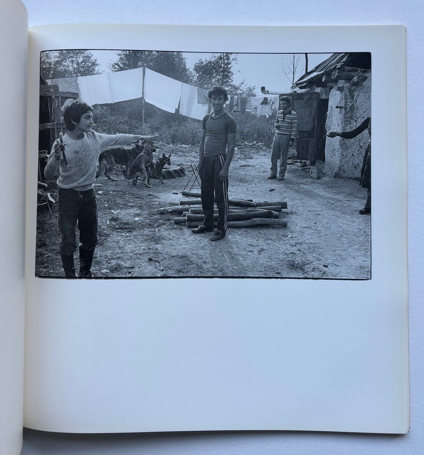 De tijd is van elastiek - The Whims of Time. Photographs Hungary, Roumania 1989-1990.