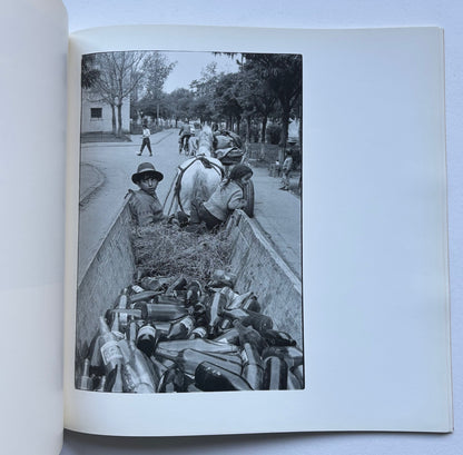 De tijd is van elastiek - The Whims of Time. Photographs Hungary, Roumania 1989-1990.