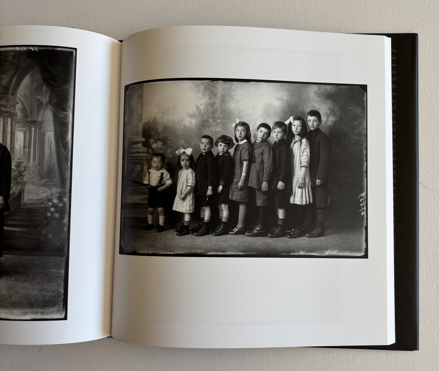 Alain d’Hooghe. NORBERT GHISOLAND. Fragments DE VIES ORDINAIRES + 5 portraits à part dans un portfolio.