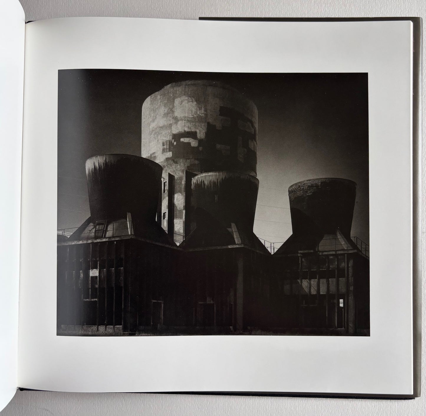 Nocture + Essai pour une archéologie imaginaire. 1980-1987. Special edition of the 2 volumes. (+ 2 PHOTOGRAPHS, SIGNED, NUMBERED)