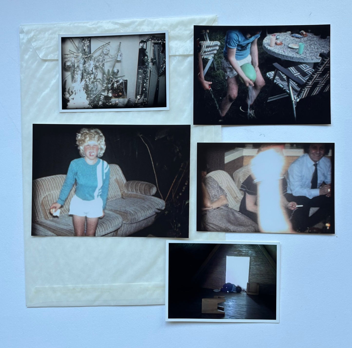 Queen Ann. P.S. Belly cut off. (+ 2 PRINTS, SIGNED, NUMBERED).